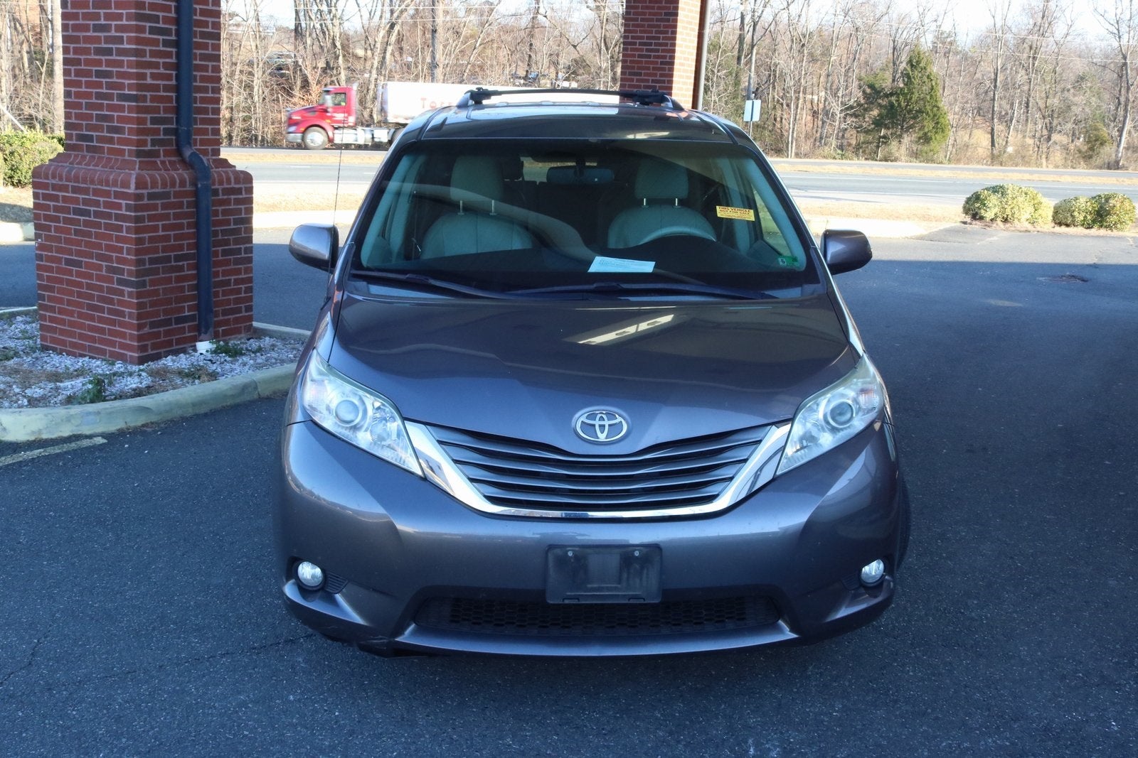 2014 Toyota Sienna XLE 7 Passenger