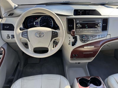 2014 Toyota Sienna XLE 7 Passenger