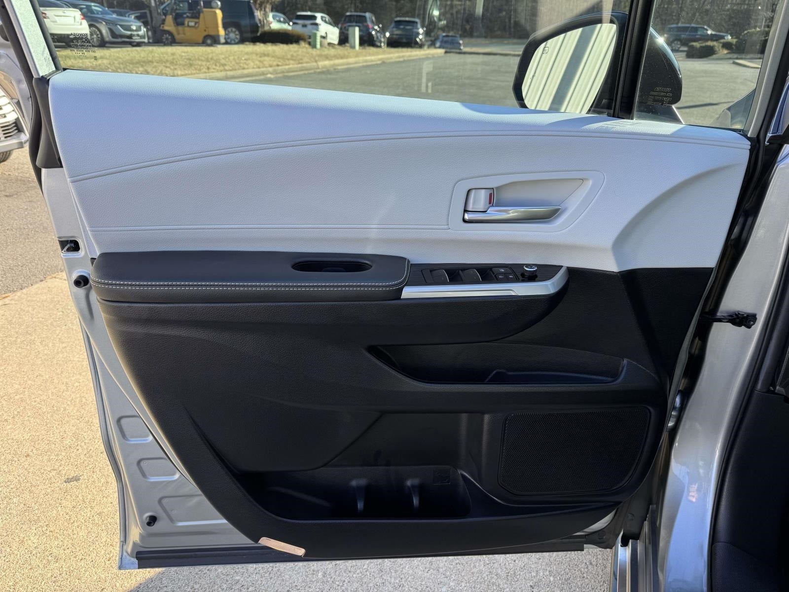 2025 Toyota Sienna XSE 7 Passenger