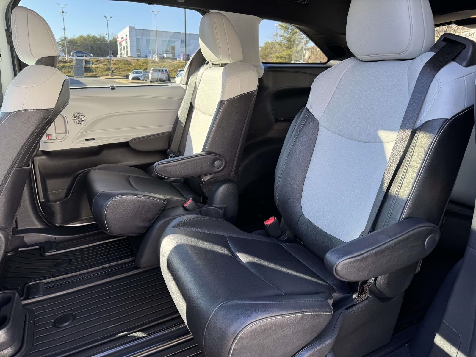 2025 Toyota Sienna XSE 7 Passenger