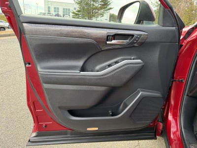 2021 Toyota Highlander Hybrid Platinum