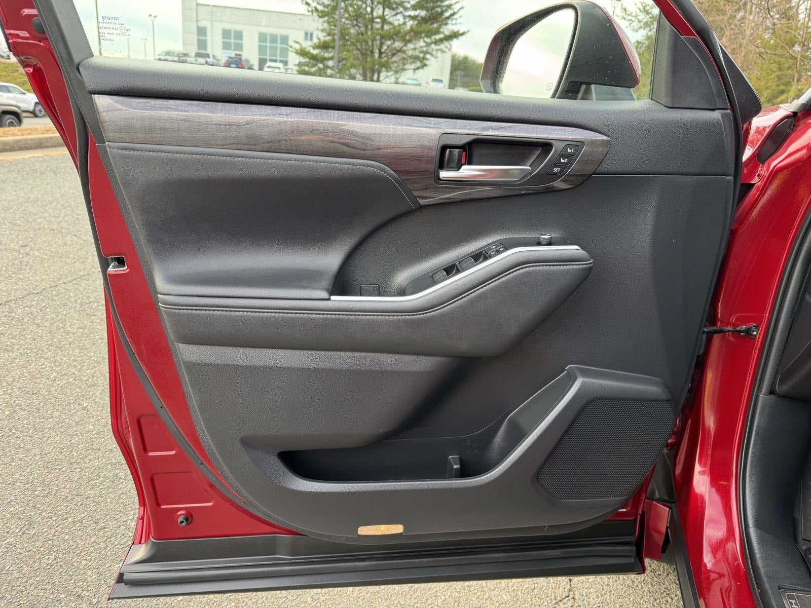 2021 Toyota Highlander Hybrid Platinum