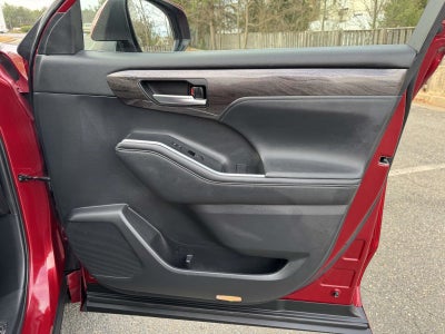 2021 Toyota Highlander Hybrid Platinum