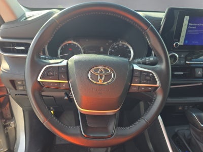 2024 Toyota Highlander LE