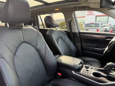 2023 Toyota Highlander Platinum