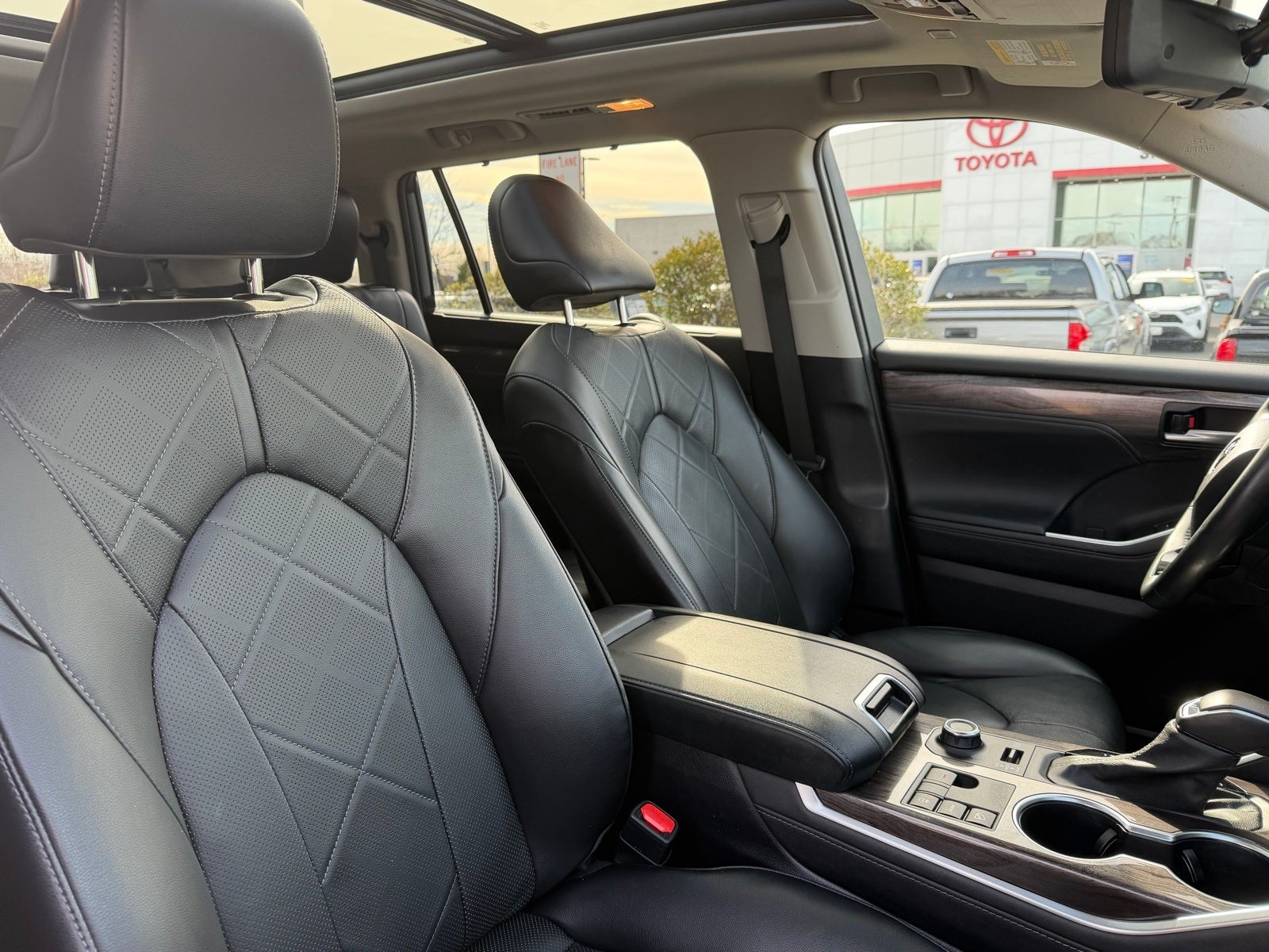 2023 Toyota Highlander Platinum