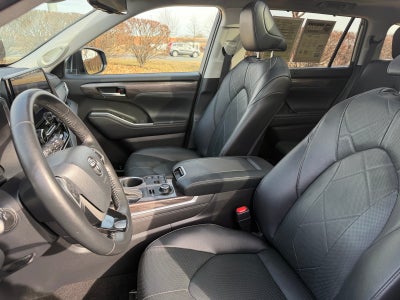2023 Toyota Highlander Platinum