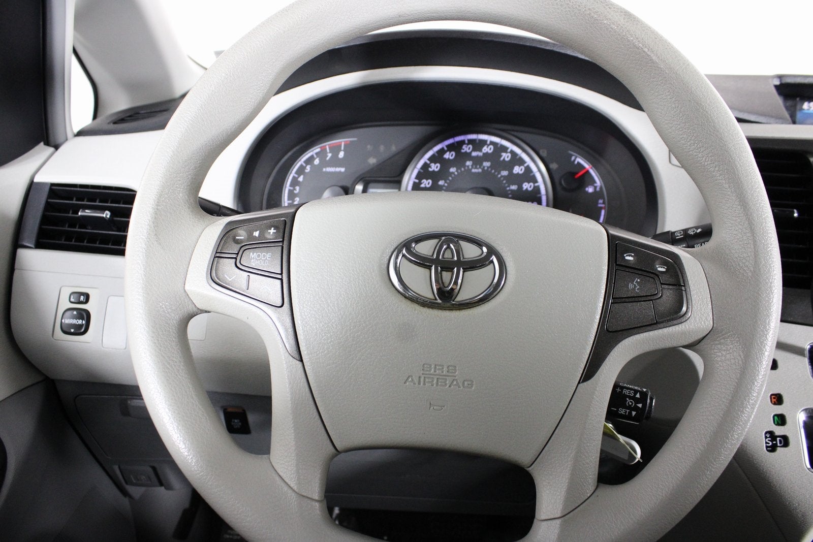 2011 Toyota Sienna LE 7 Passenger