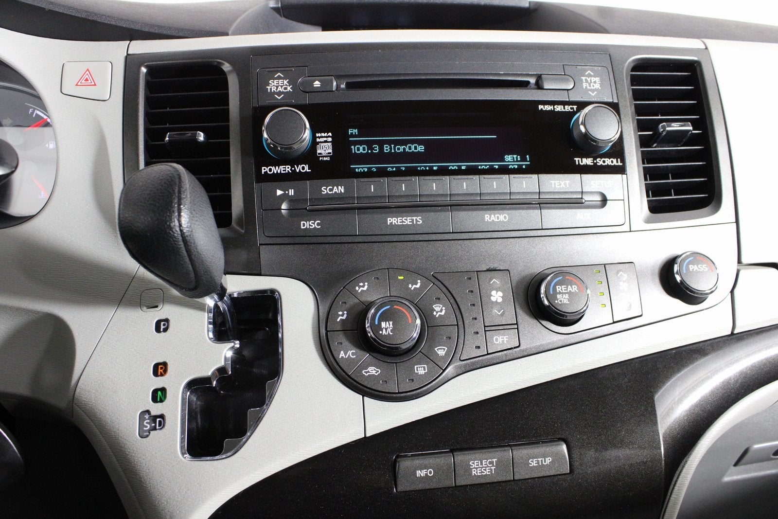 2011 Toyota Sienna LE 7 Passenger