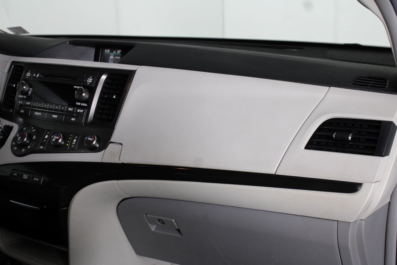 2011 Toyota Sienna LE 7 Passenger