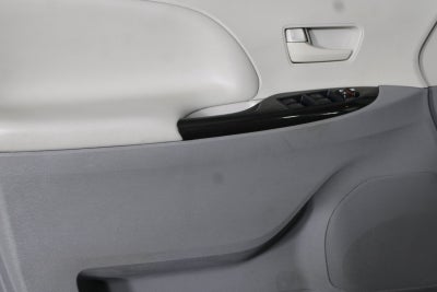 2011 Toyota Sienna LE 7 Passenger