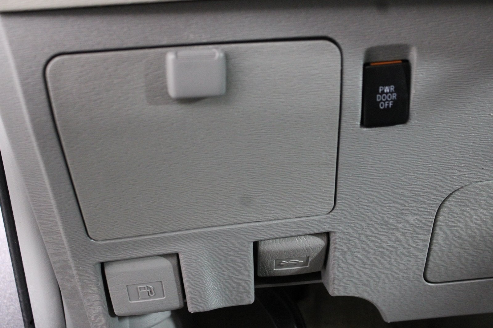 2011 Toyota Sienna LE 7 Passenger