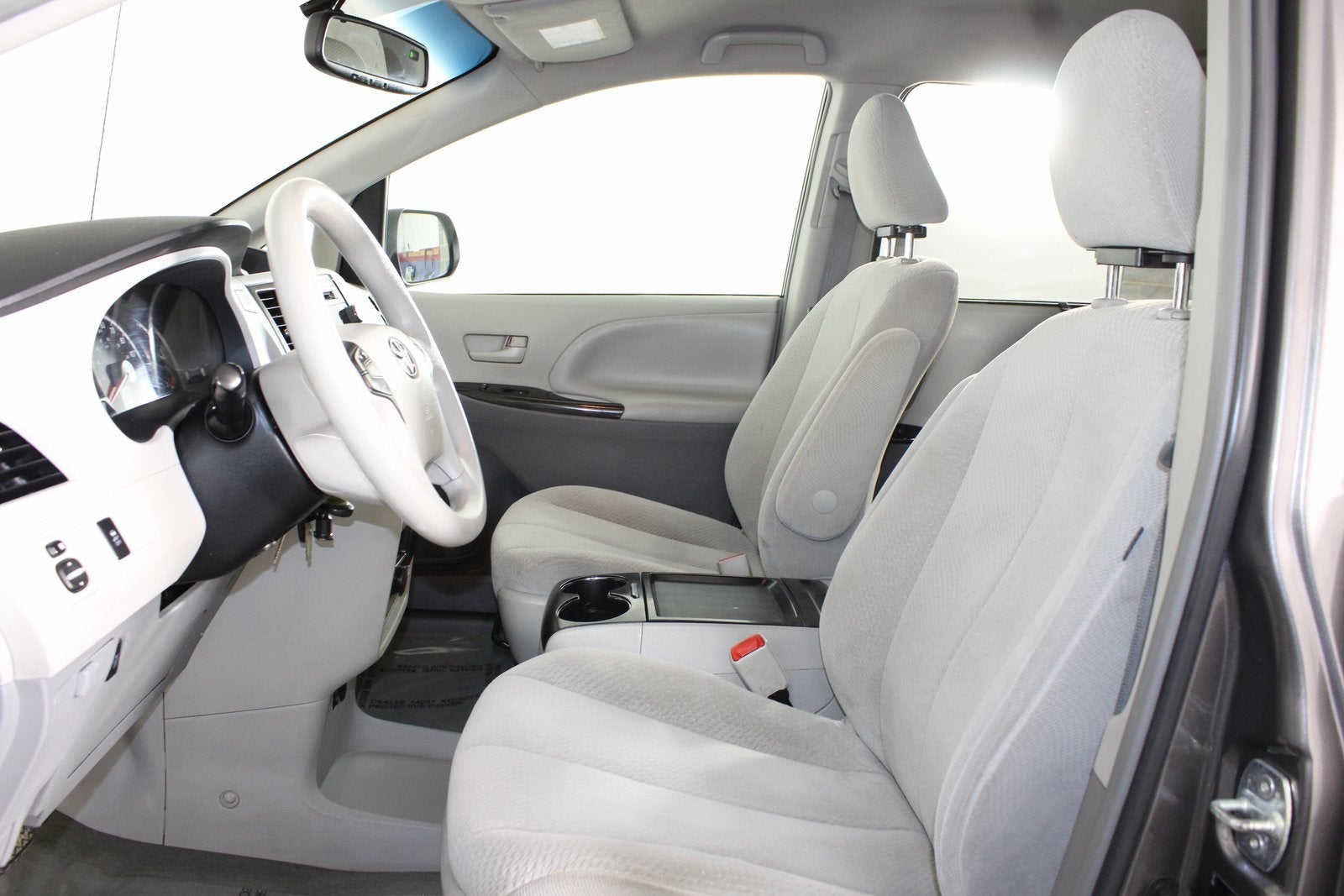 2011 Toyota Sienna LE 7 Passenger