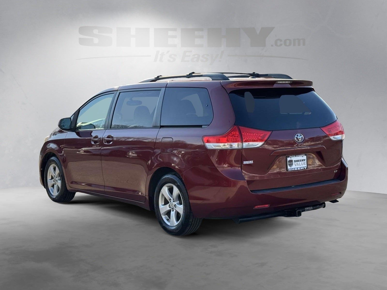 2012 Toyota Sienna LE 8 Passenger