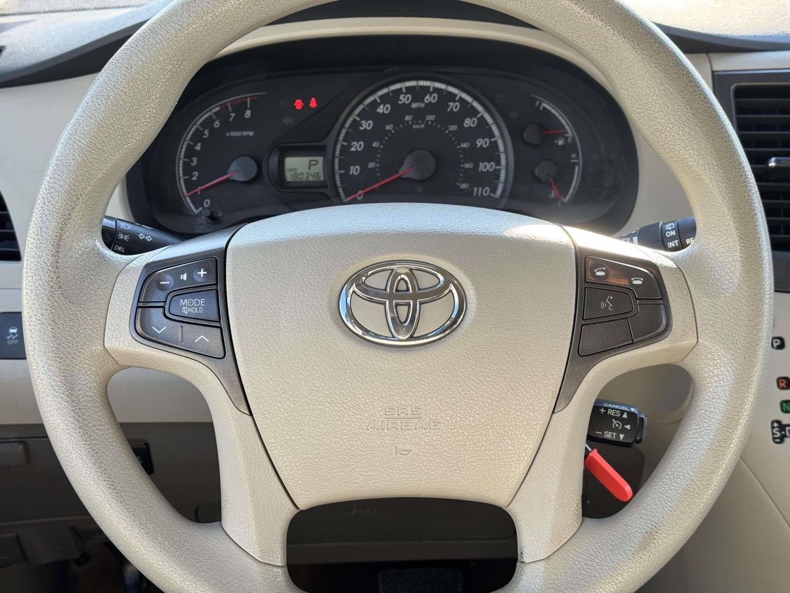 2012 Toyota Sienna LE 8 Passenger