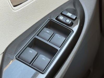 2012 Toyota Sienna LE 8 Passenger