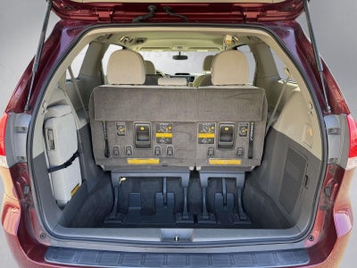 2012 Toyota Sienna LE 8 Passenger