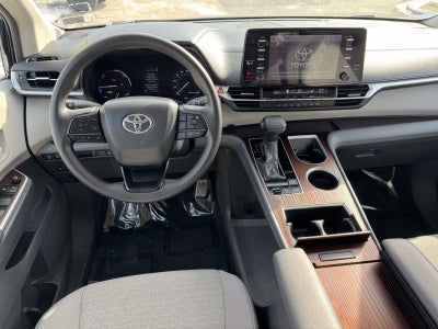2024 Toyota Sienna LE 8 Passenger
