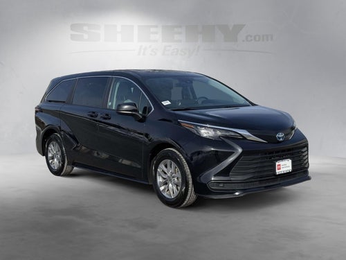 2024 Toyota Sienna LE 8 Passenger