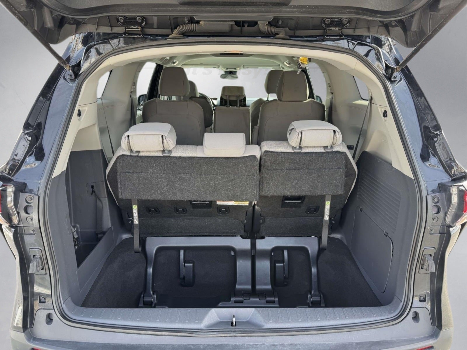 2024 Toyota Sienna LE 8 Passenger