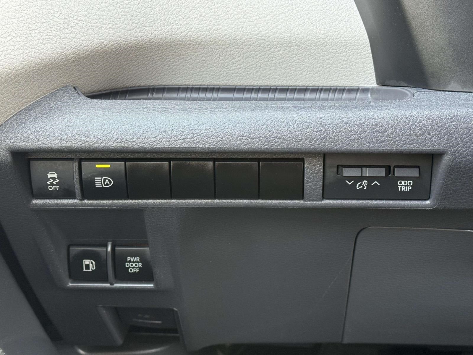 2024 Toyota Sienna LE 8 Passenger