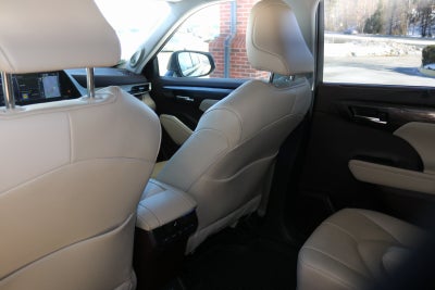 2022 Toyota Highlander Hybrid Limited