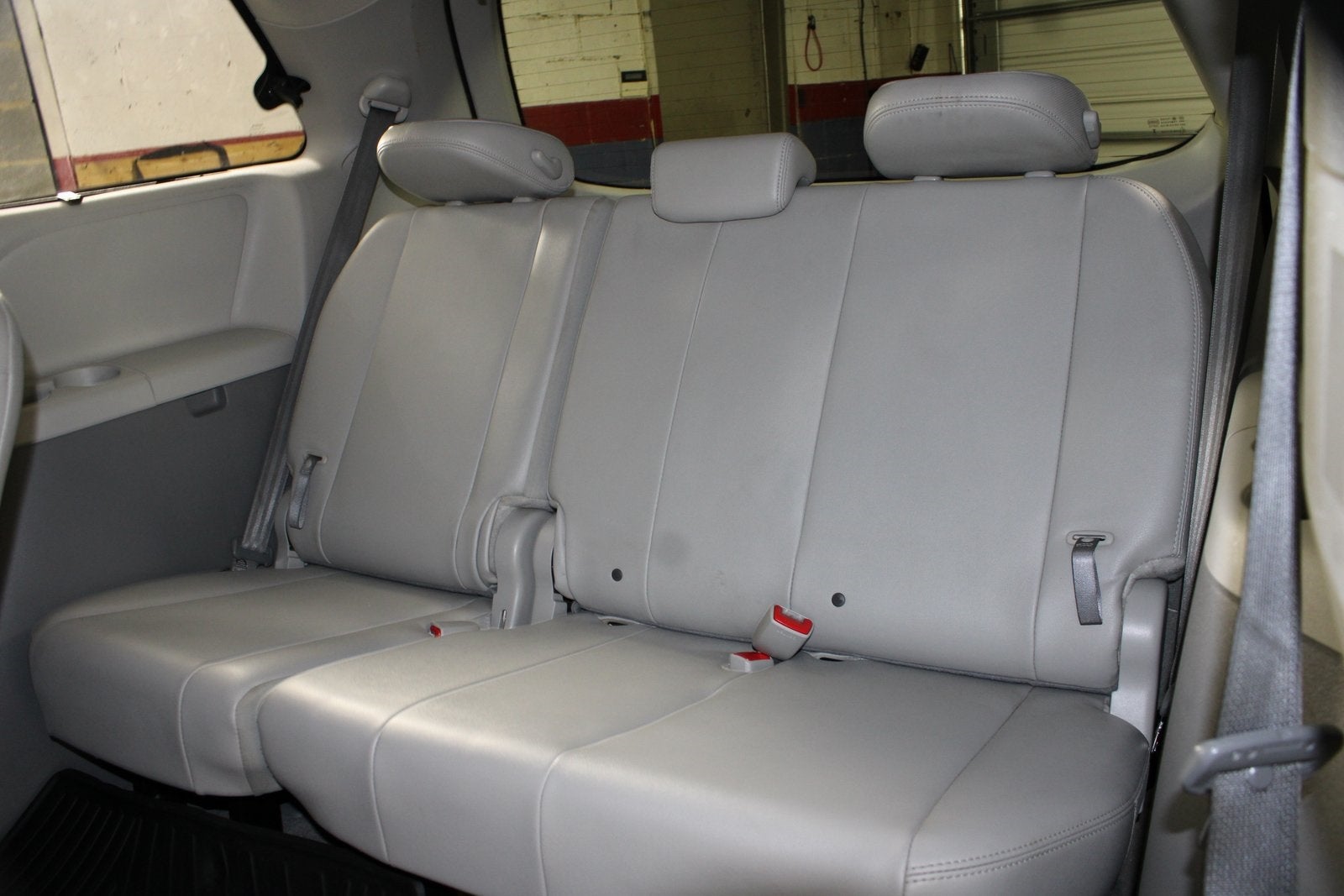 2014 Toyota Sienna XLE 8 Passenger