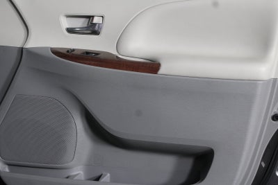 2014 Toyota Sienna XLE 8 Passenger