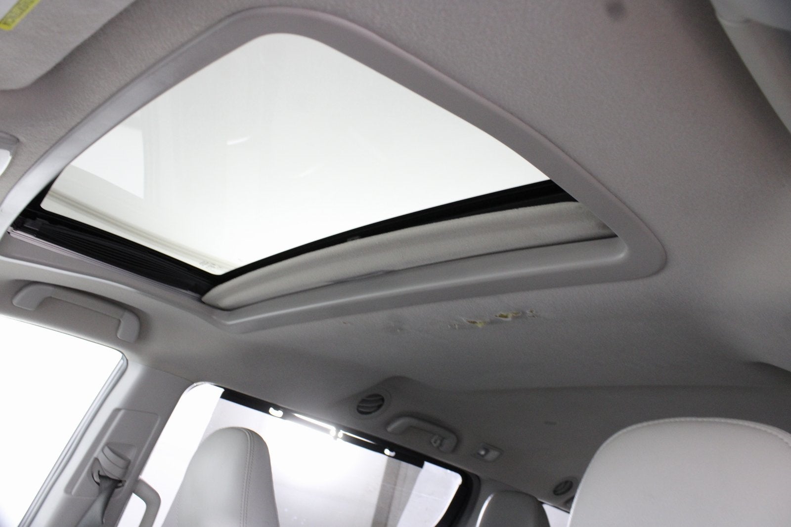 2014 Toyota Sienna XLE 8 Passenger