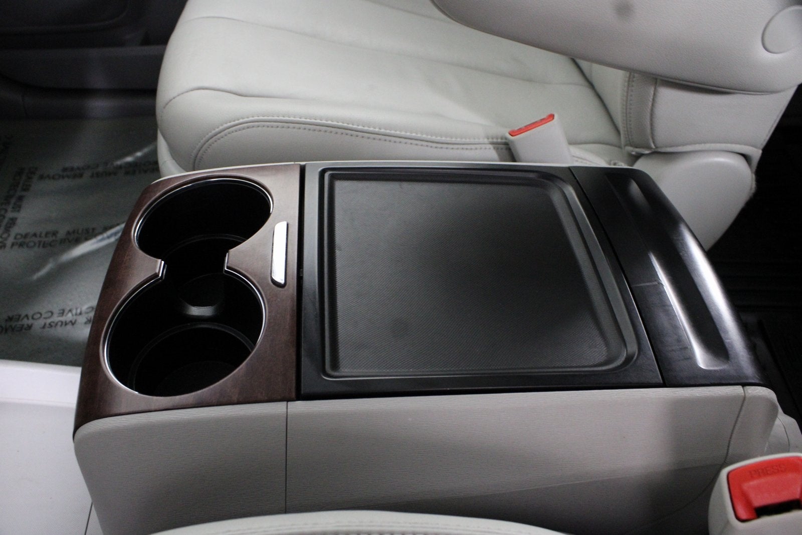 2014 Toyota Sienna XLE 8 Passenger