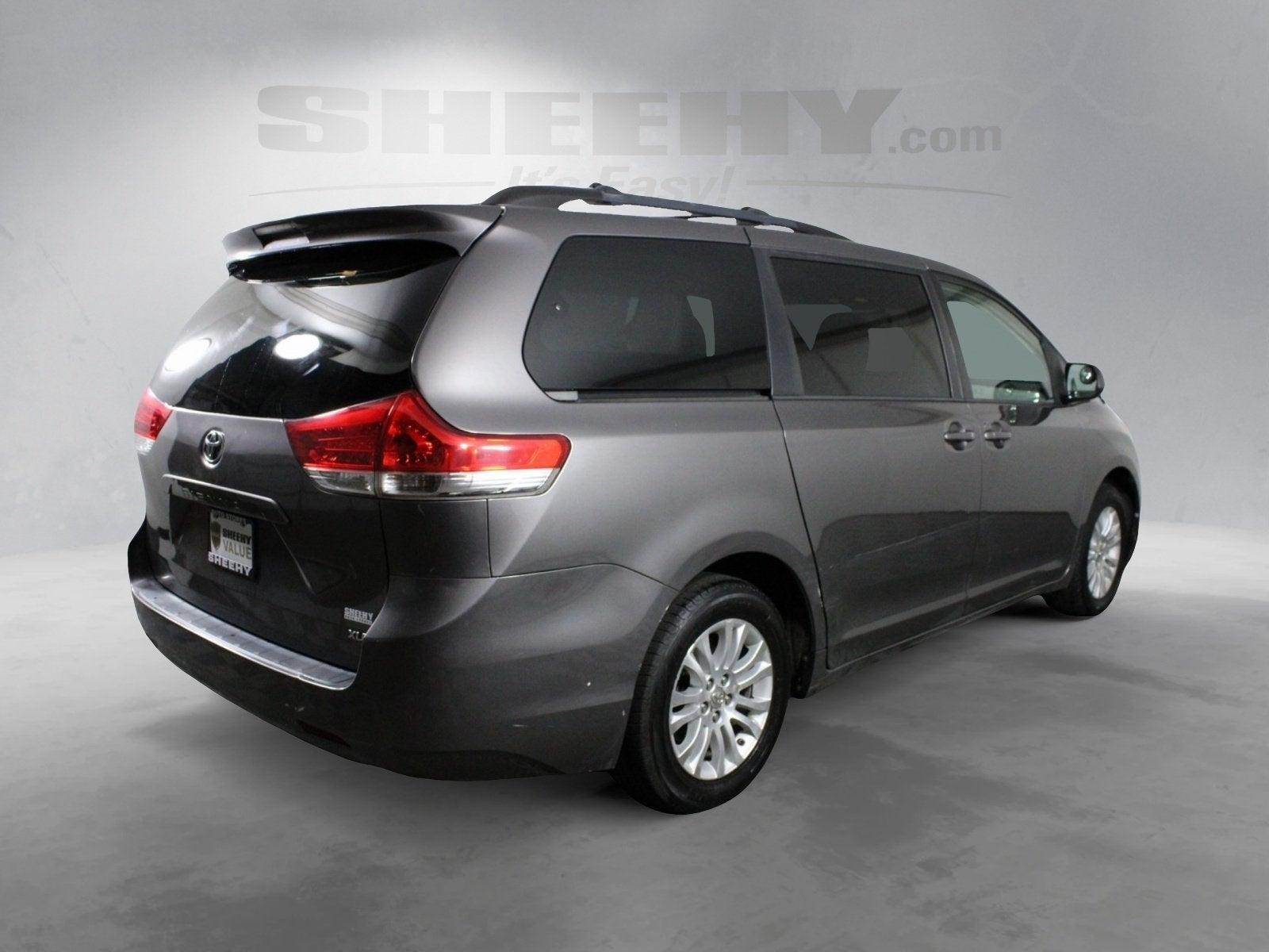 2014 Toyota Sienna XLE 8 Passenger