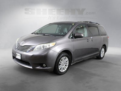 2014 Toyota Sienna XLE 8 Passenger