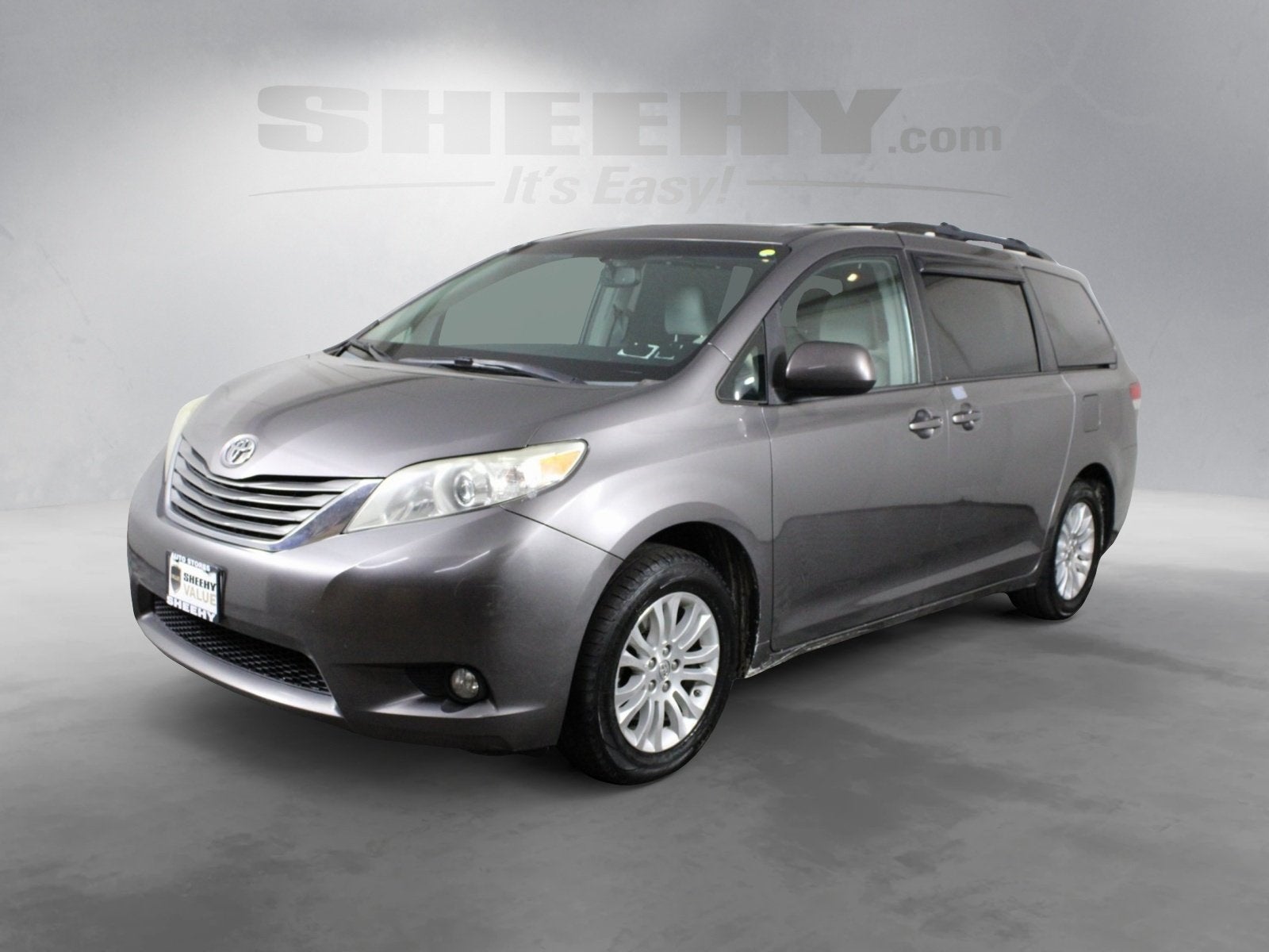 2014 Toyota Sienna XLE 8 Passenger