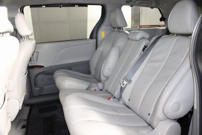 2014 Toyota Sienna XLE 8 Passenger