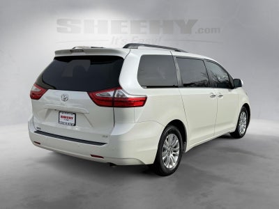 2015 Toyota Sienna XLE 8 Passenger
