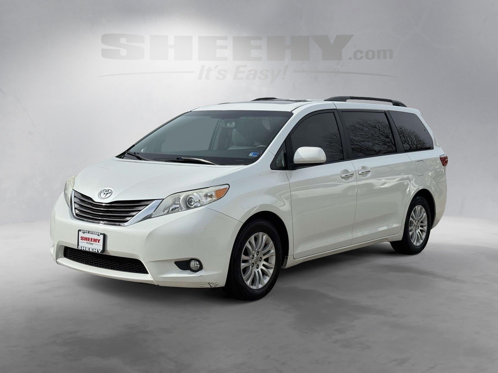 2015 Toyota Sienna XLE 8 Passenger