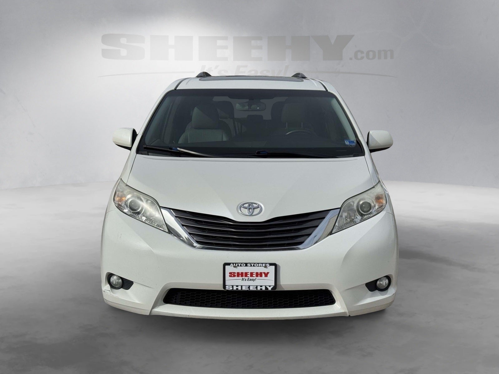 2015 Toyota Sienna XLE 8 Passenger