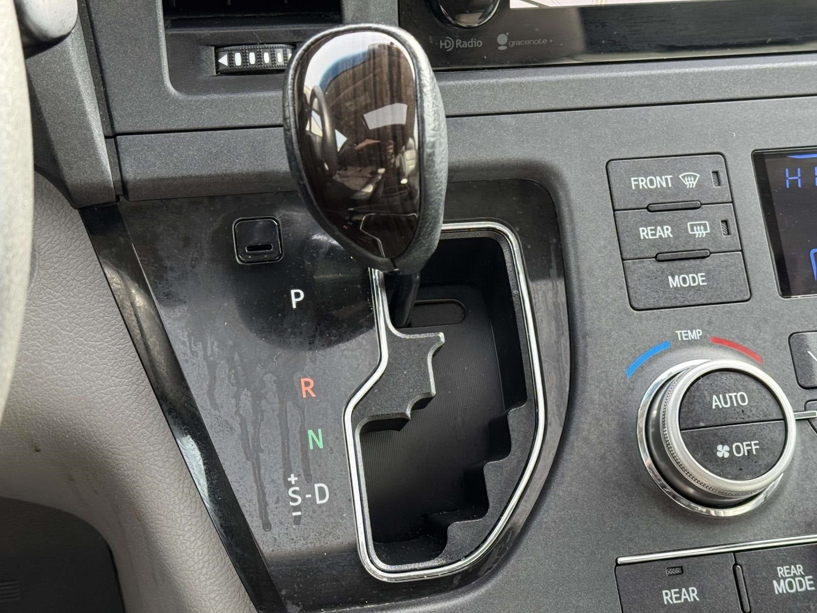 2015 Toyota Sienna XLE 8 Passenger