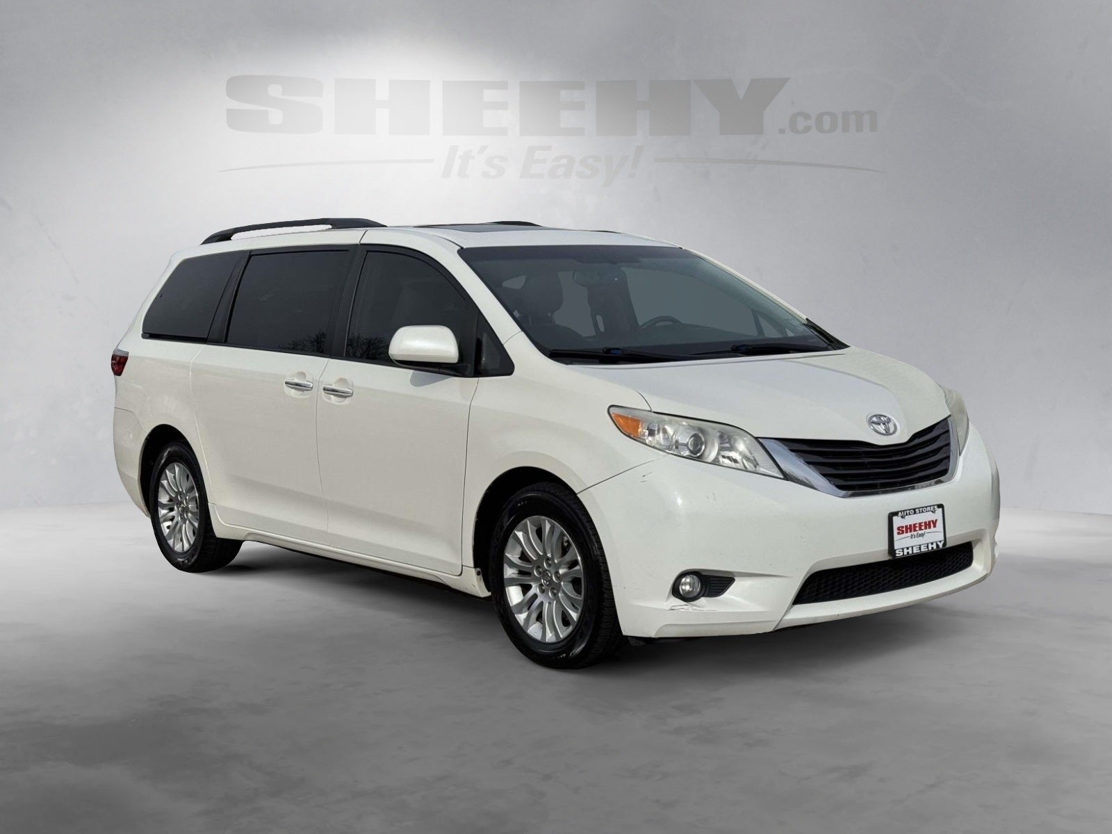 2015 Toyota Sienna XLE 8 Passenger