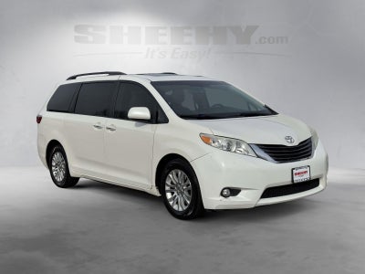 2015 Toyota Sienna XLE 8 Passenger