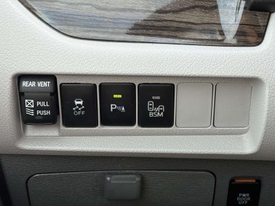 2015 Toyota Sienna XLE 8 Passenger