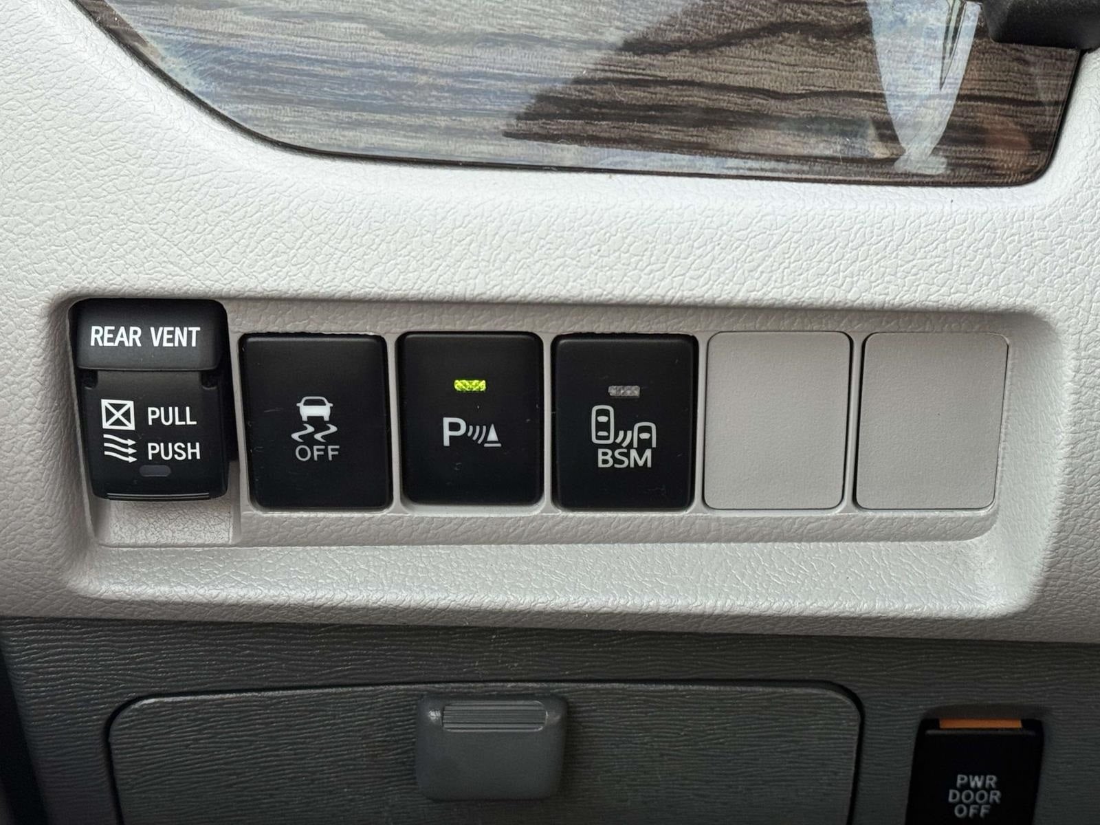 2015 Toyota Sienna XLE 8 Passenger