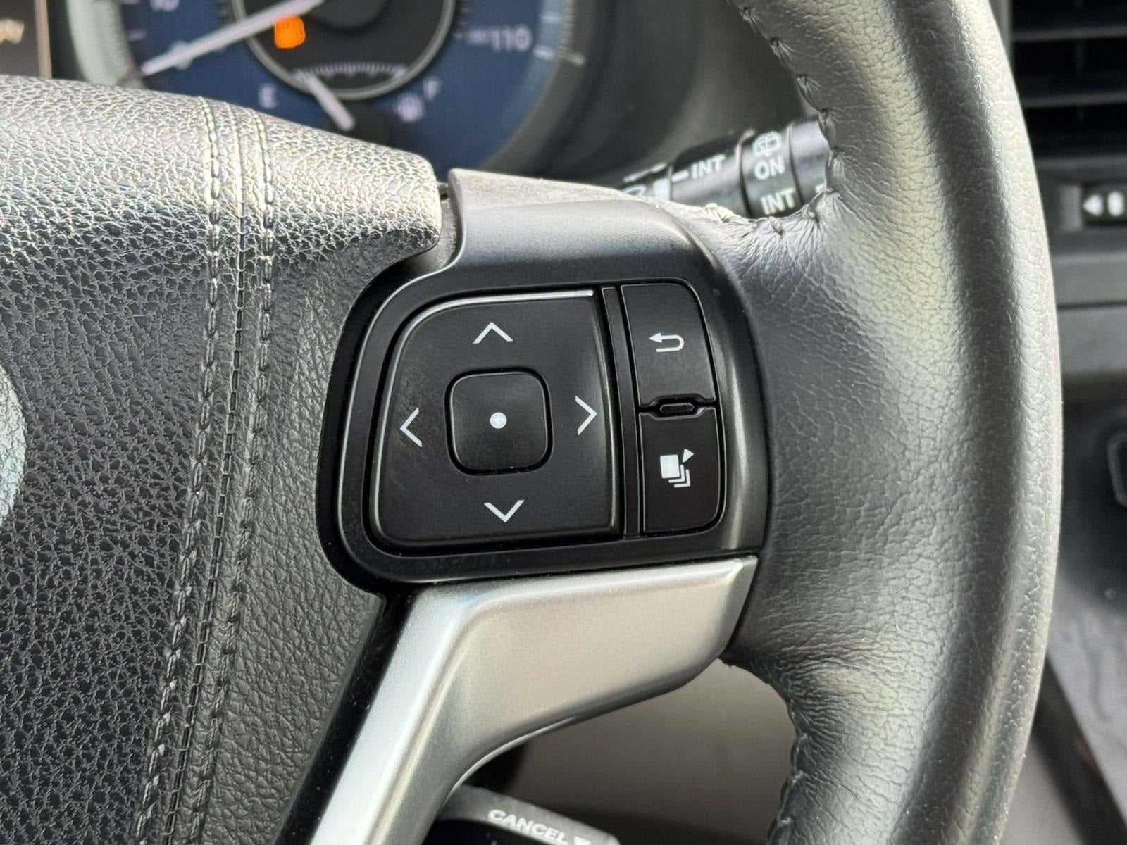 2015 Toyota Sienna XLE 8 Passenger