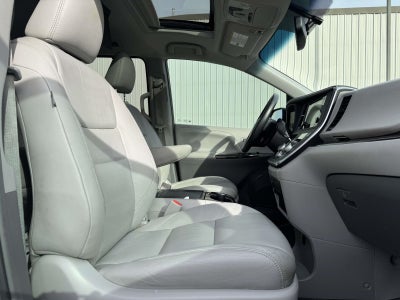 2015 Toyota Sienna XLE 8 Passenger