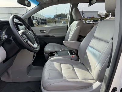 2015 Toyota Sienna XLE 8 Passenger