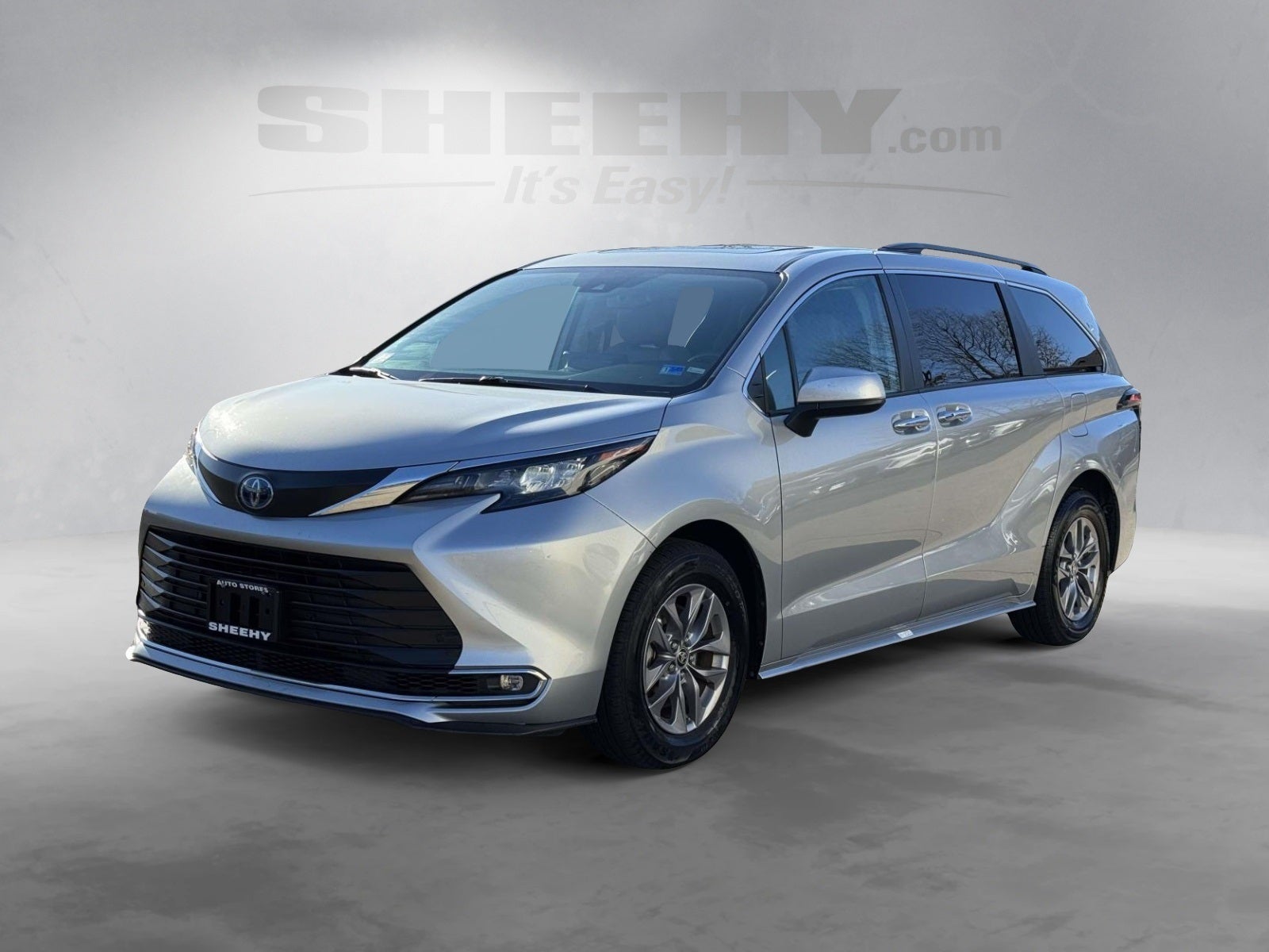 2024 Toyota Sienna XLE 8 Passenger