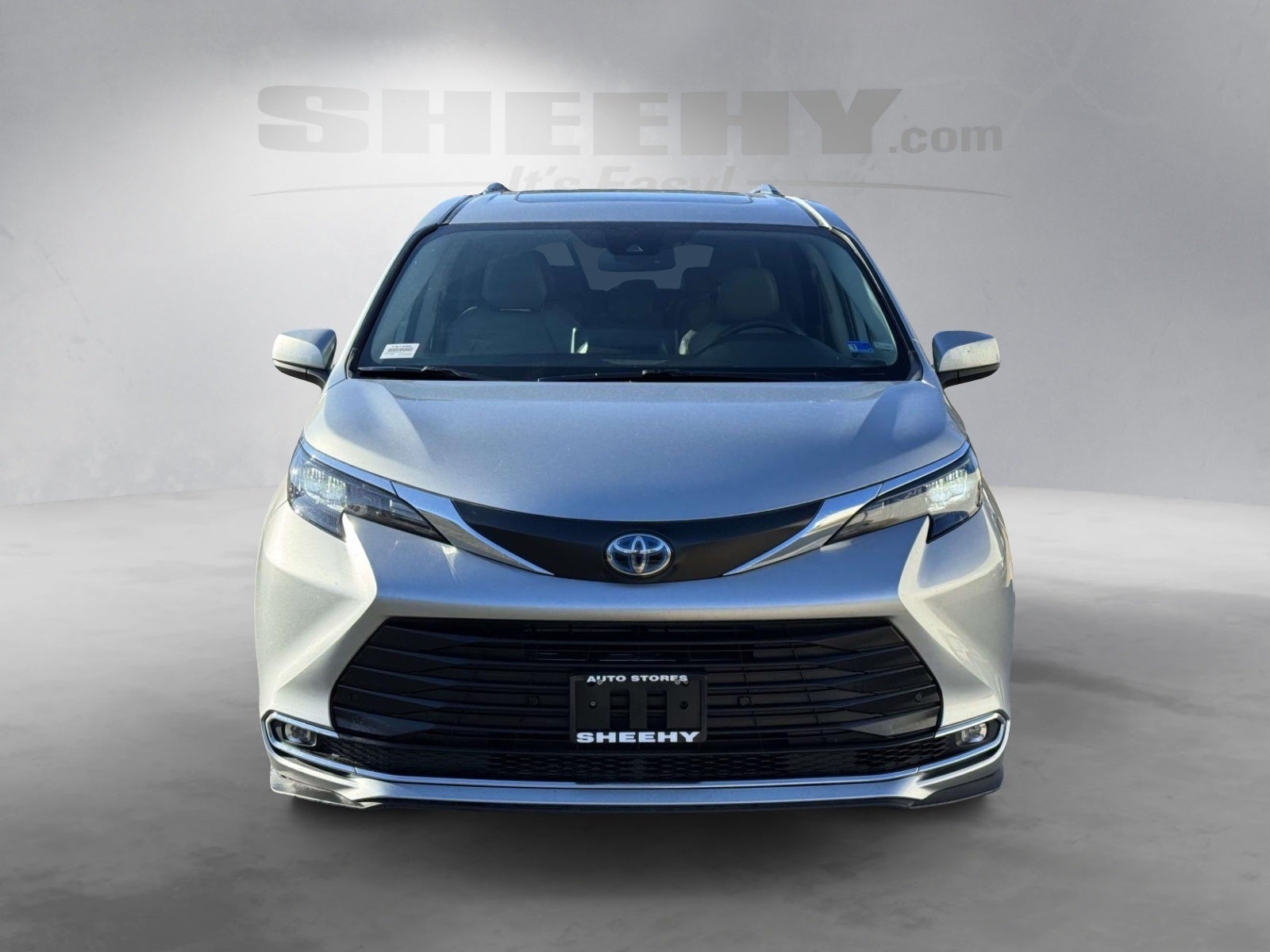 2024 Toyota Sienna XLE 8 Passenger