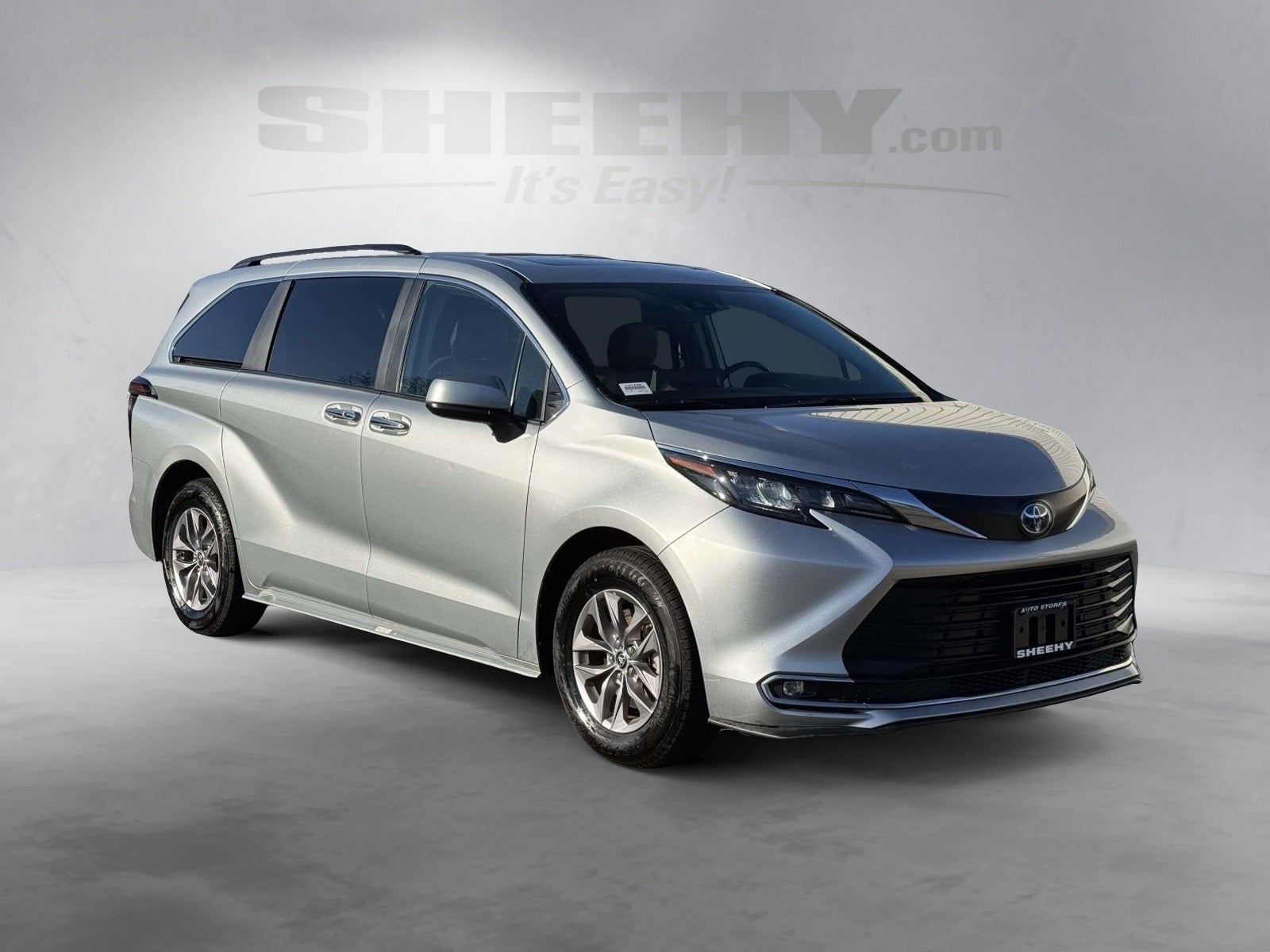 2024 Toyota Sienna XLE 8 Passenger