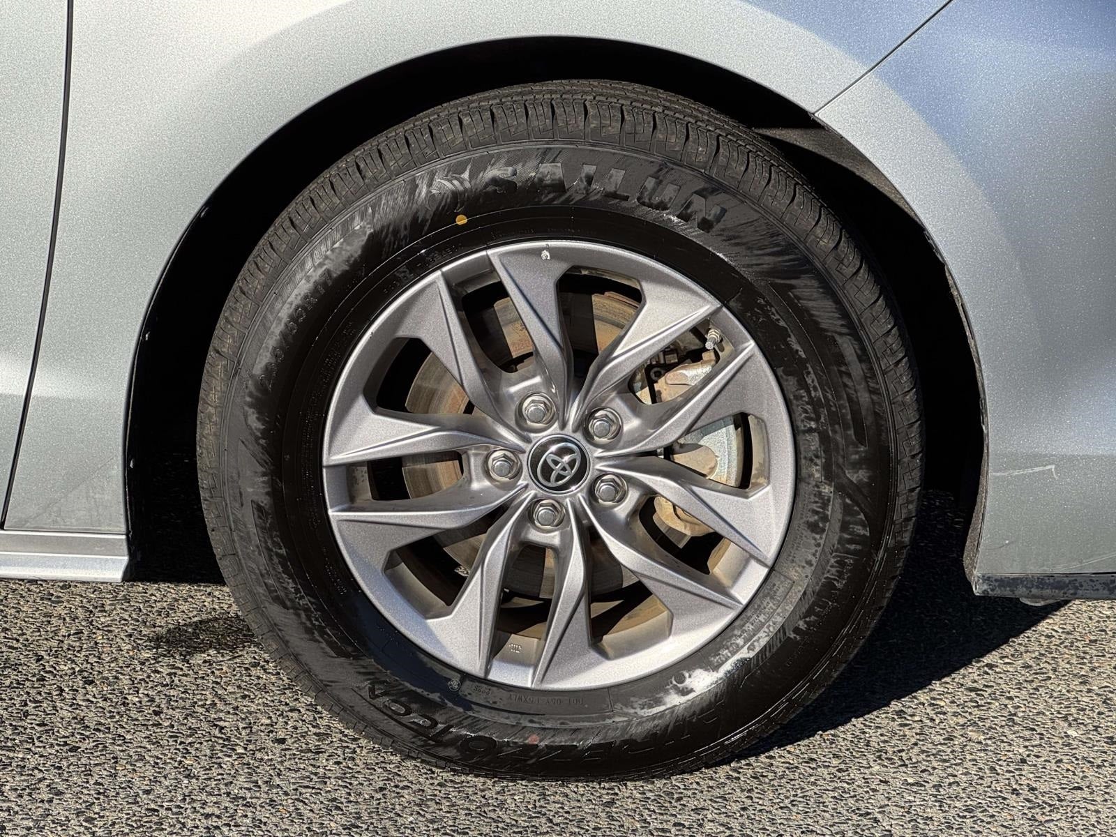 2024 Toyota Sienna XLE 8 Passenger