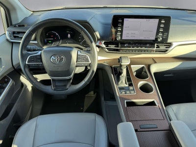 2024 Toyota Sienna XLE 8 Passenger